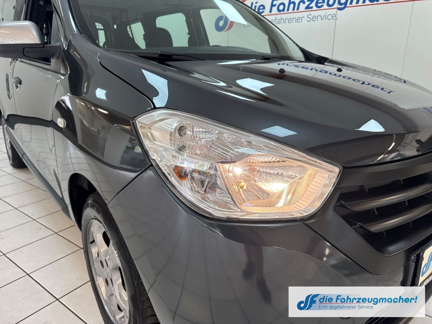 Fahrzeugabbildung Dacia Dokker Celebration ACC Apple CarPlay Android Aut