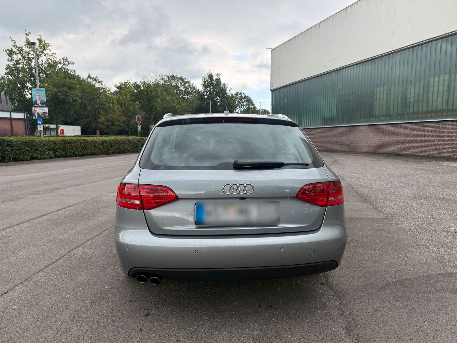 Audi A4 2010 — interior