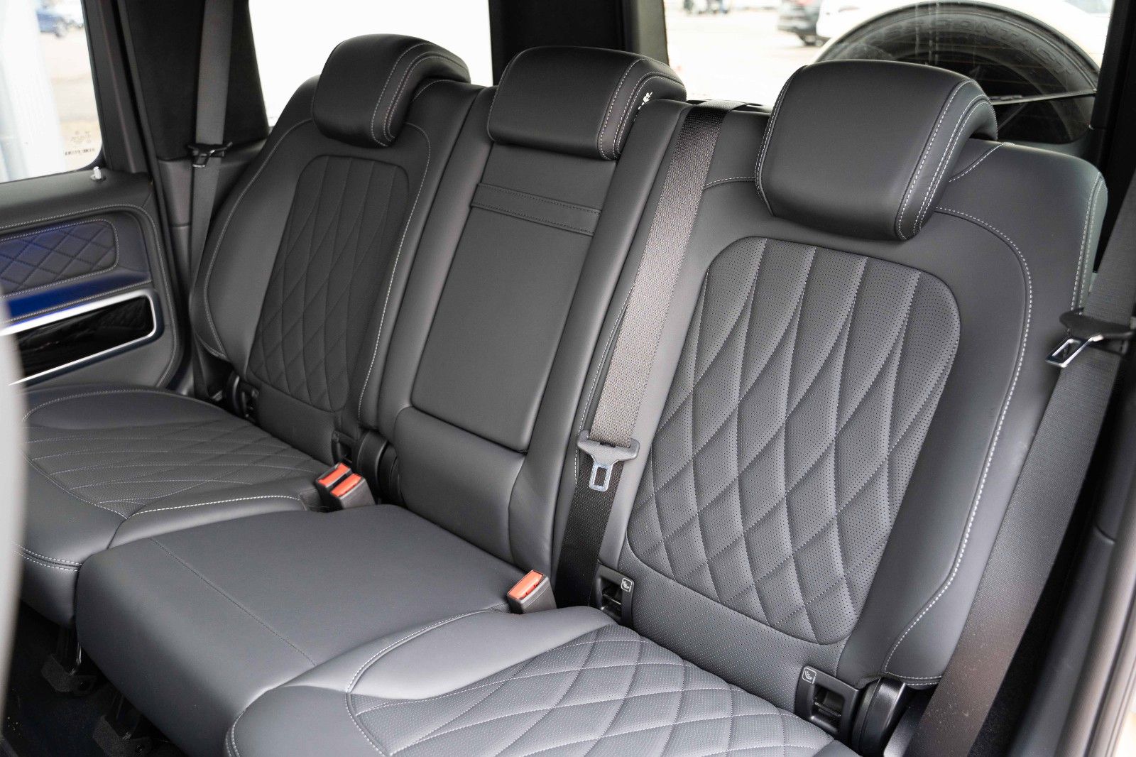 Fahrzeugabbildung Mercedes-Benz G 63AMG INDIVIDUAL BURM PANO 360° 22"AMG NIGHT