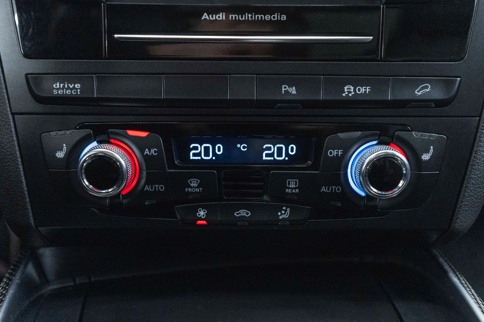 Fahrzeugabbildung Audi SQ5 3.0TFSI QUATTRO B&O BIXENON KAM NAV ALC PANO