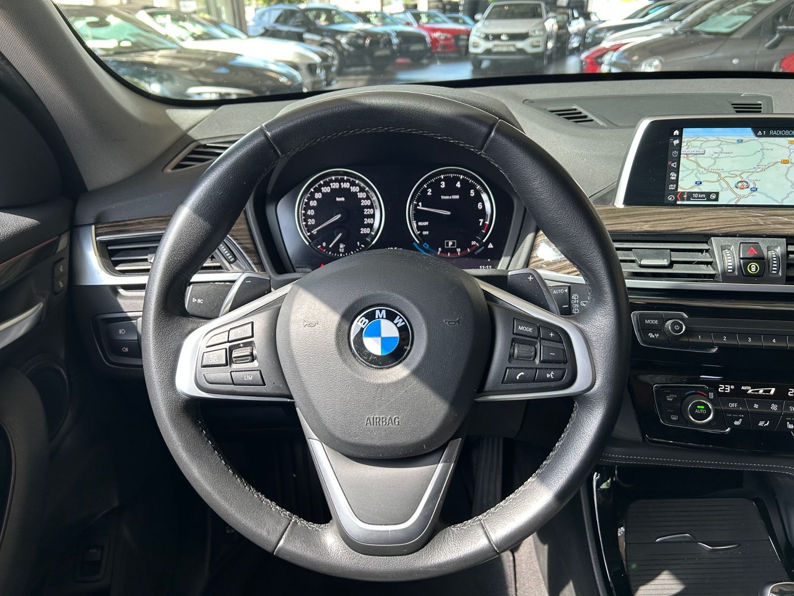 Fahrzeugabbildung BMW X1 sDrive 20 i xLine MEMO LED NAV RFK SHZ 18"