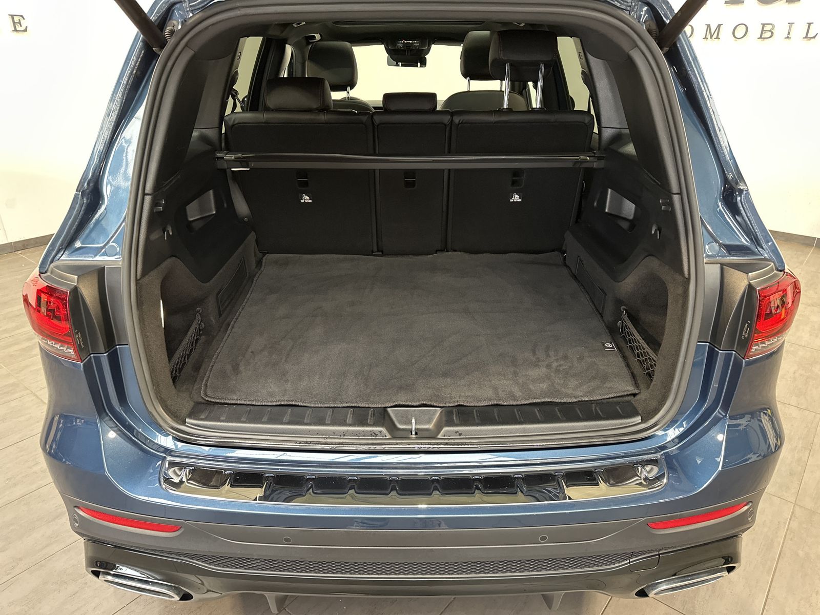 Fahrzeugabbildung Mercedes-Benz GLB 220d 4Matic AMG-Line NAV+LED+PANO+AHK+360°