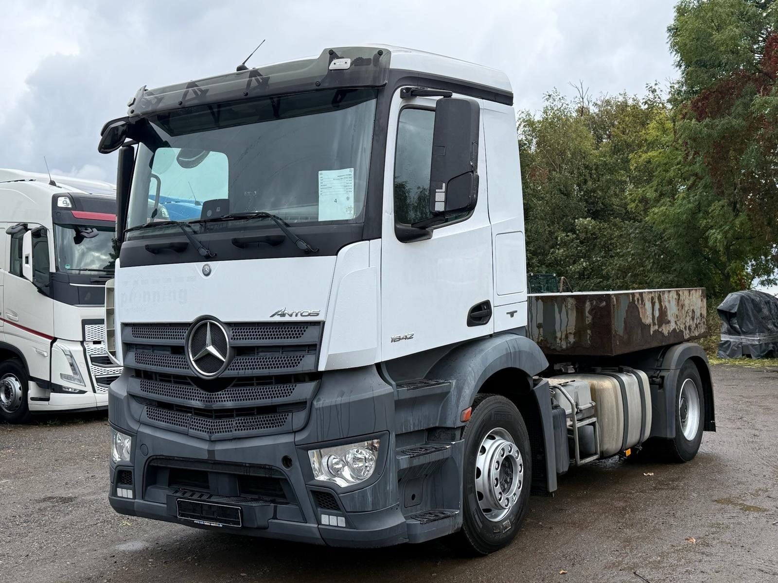 Mercedes-Benz Antos 1842 Zugmaschine+LKW*Anhängerkupplung