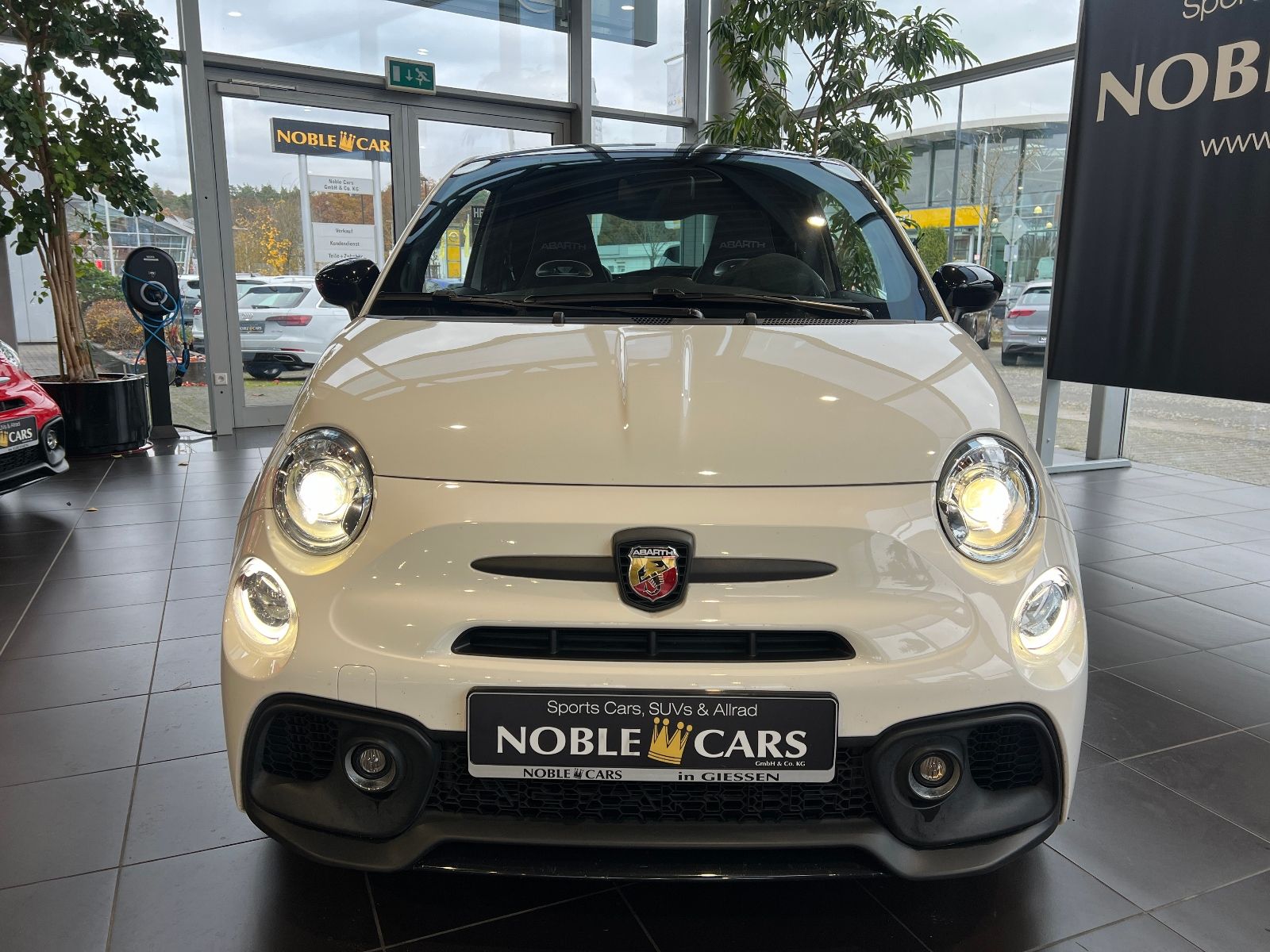 Fahrzeugabbildung Abarth 595 Competizione LEDER XENON NAVI ALU