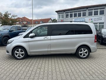 Mercedes V 220 - 3