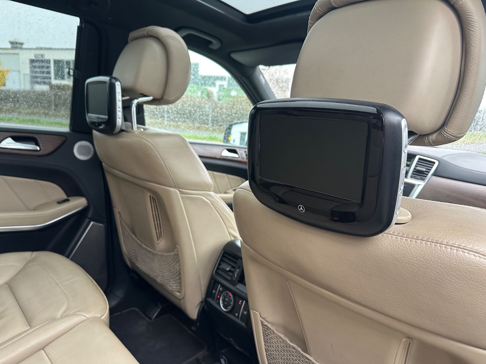 Fahrzeugabbildung Mercedes-Benz GL 500 4Matic AMG/7 Sitze/Navi/ILS/Pano/Kam/AHK