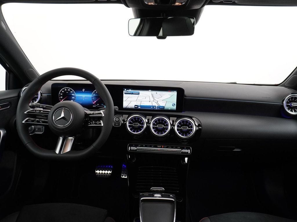 Mercedes-Benz A 180 Star Edition AMG Line | Panorama - Schiebe