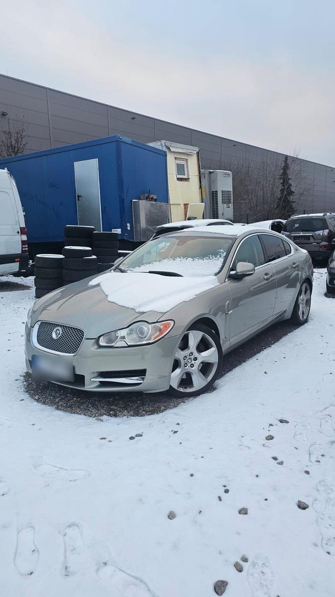 Jaguar XF