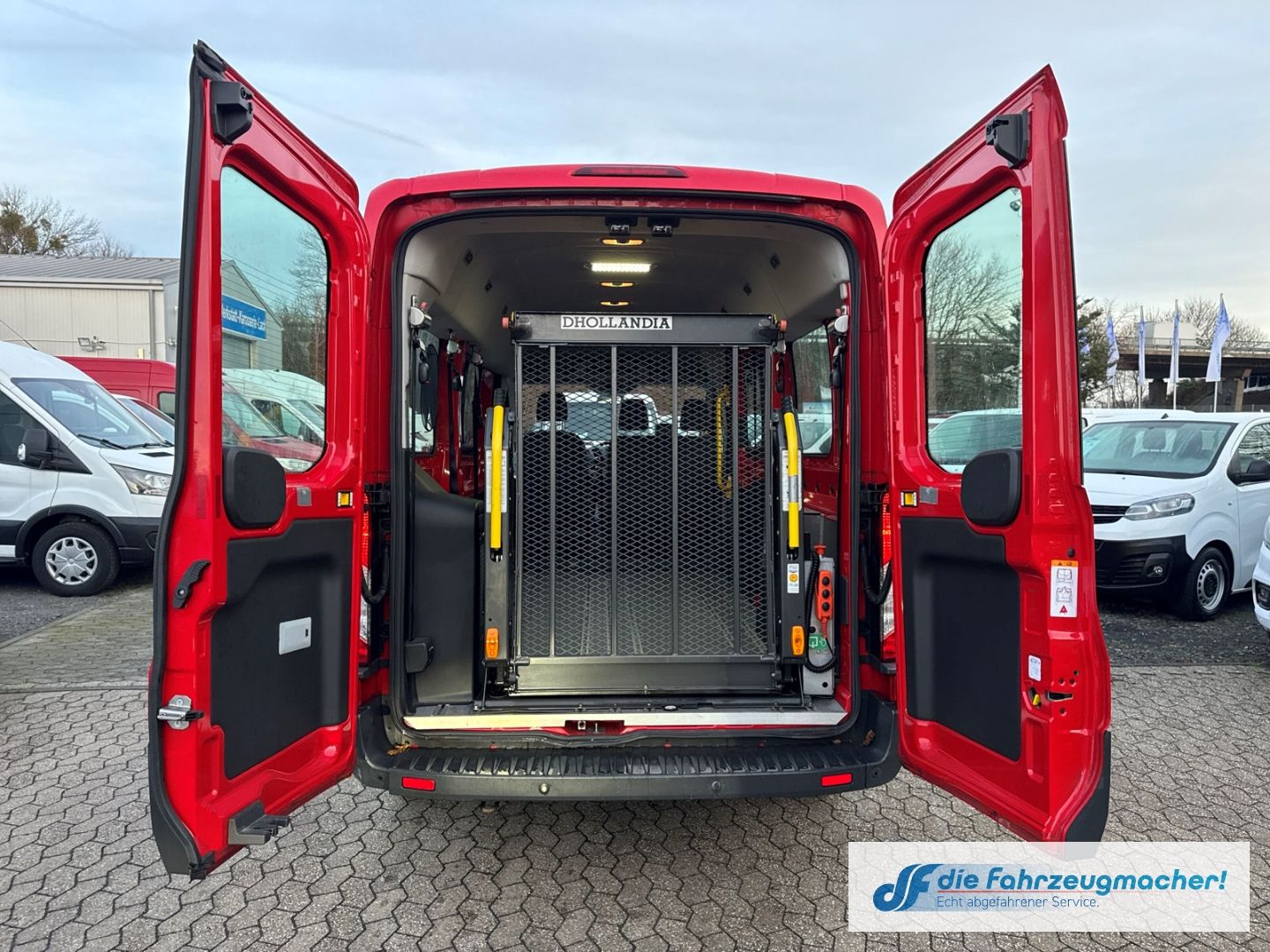 Fahrzeugabbildung Ford Transit Kombi 350 L3 2.2 TDCi *7049 *KLIMA *EXP