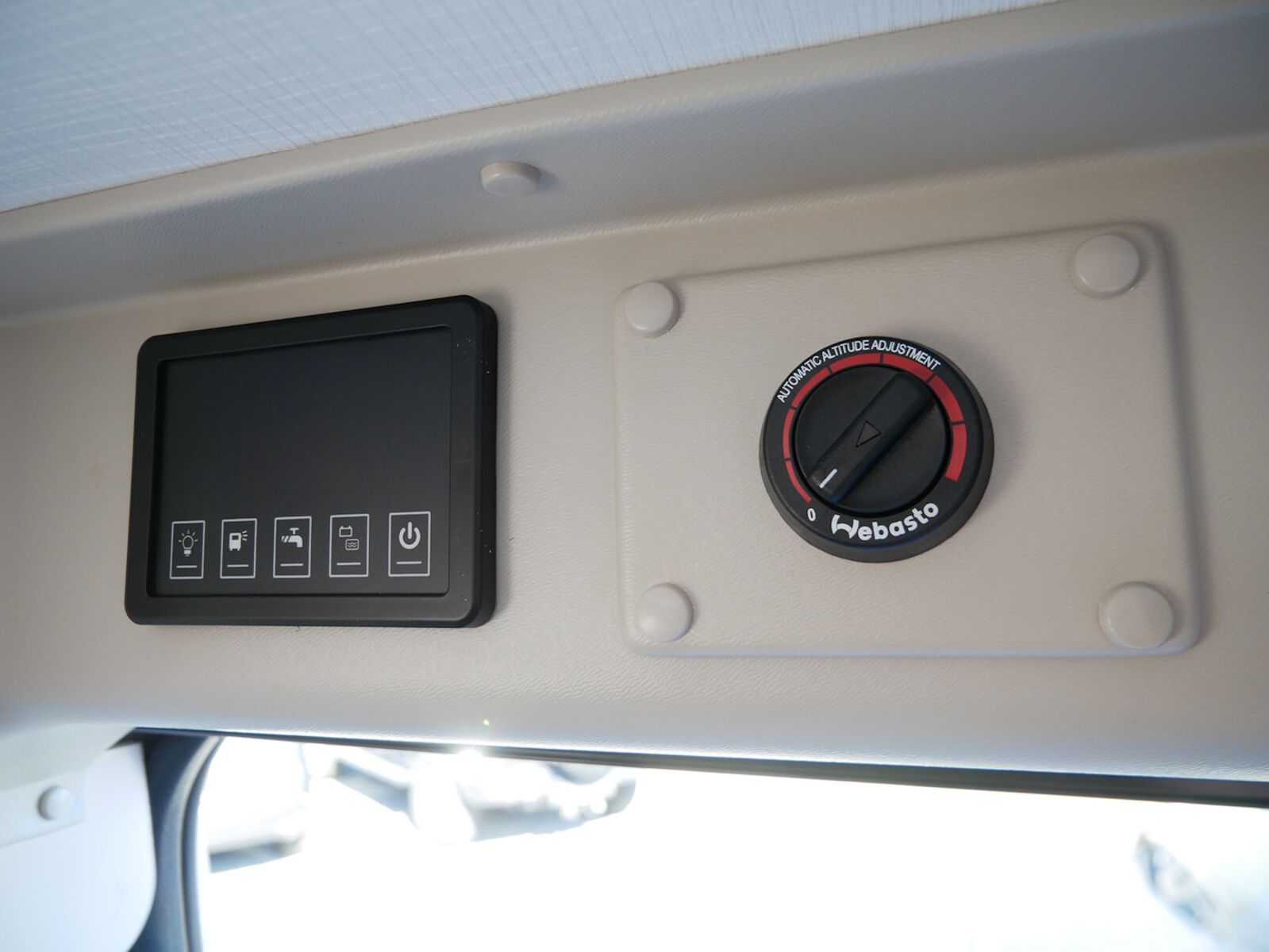 Fahrzeugabbildung Chausson Van 540 GOLDEN LINE DÖRR EDIT Solar,Markise,