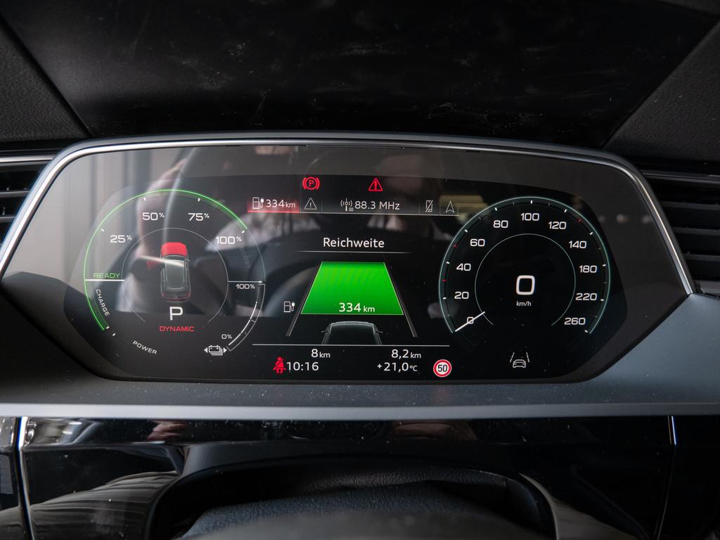 Audi Q8 S line 50 e-tron quattro 1.226,- EUR MTL* ACC
