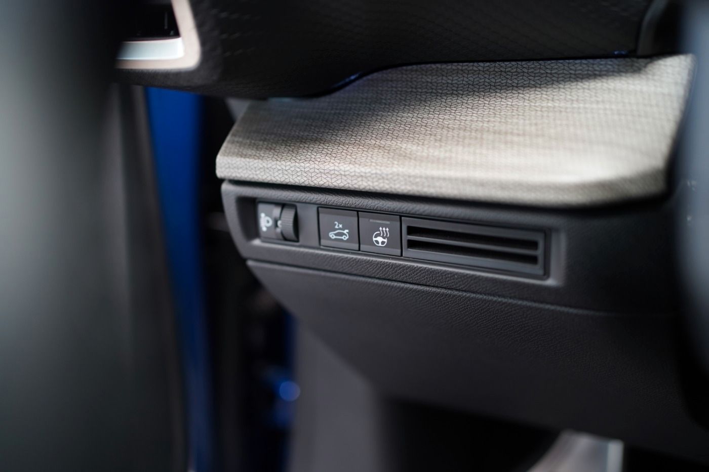 Fahrzeugabbildung Citroën C5 X PureTech 180 EAT8 Shine Pack Automatik Navi