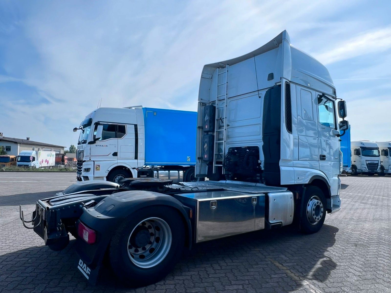 Fahrzeugabbildung DAF 2x Stück XF 480 FT, Intarder, Bj. 2021