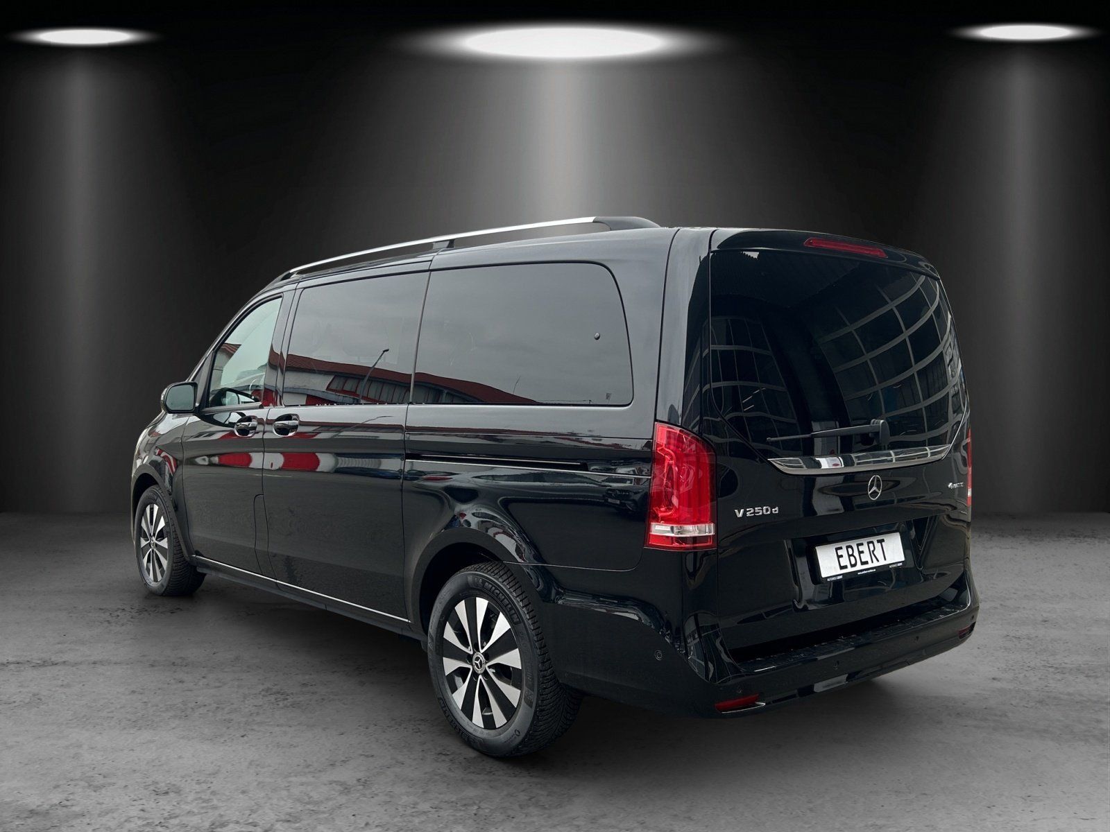 Fahrzeugabbildung Mercedes-Benz V 250 d 4M L 7-Sitze GSD Standhzg ILS Sport AHK