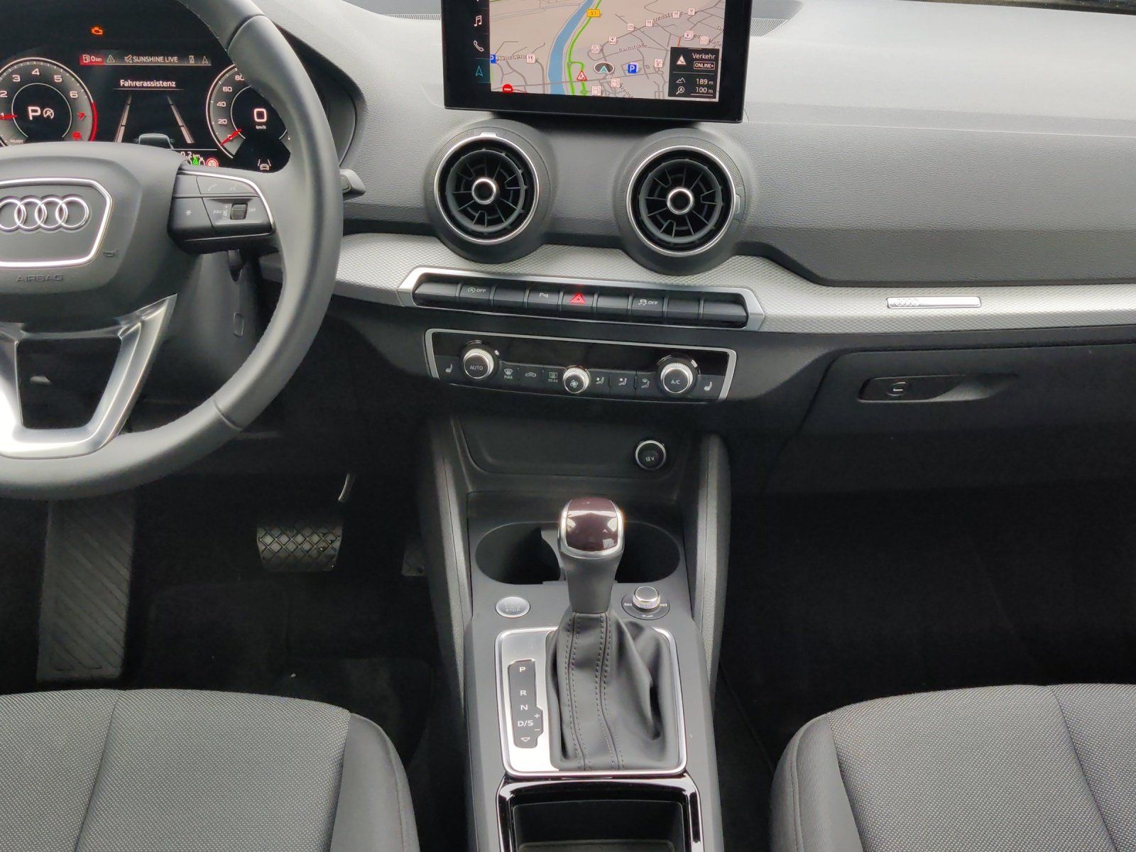 Fahrzeugabbildung Audi Q2 advanced 35 TFSI AHK,Kamera,LED,Navi,PDC,SHZ