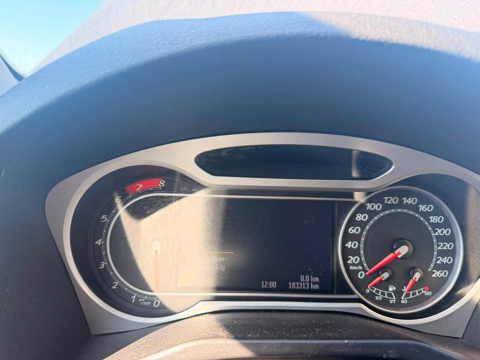 Ford Mondeo 2010 — photo 10