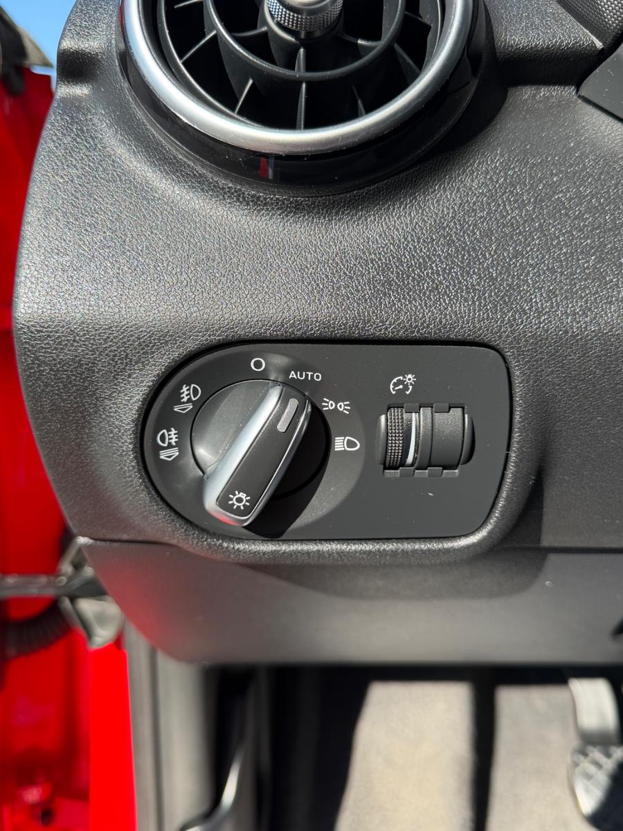 Audi A1 AMBITION°XENON°SHZ°LED°BT°MFL°