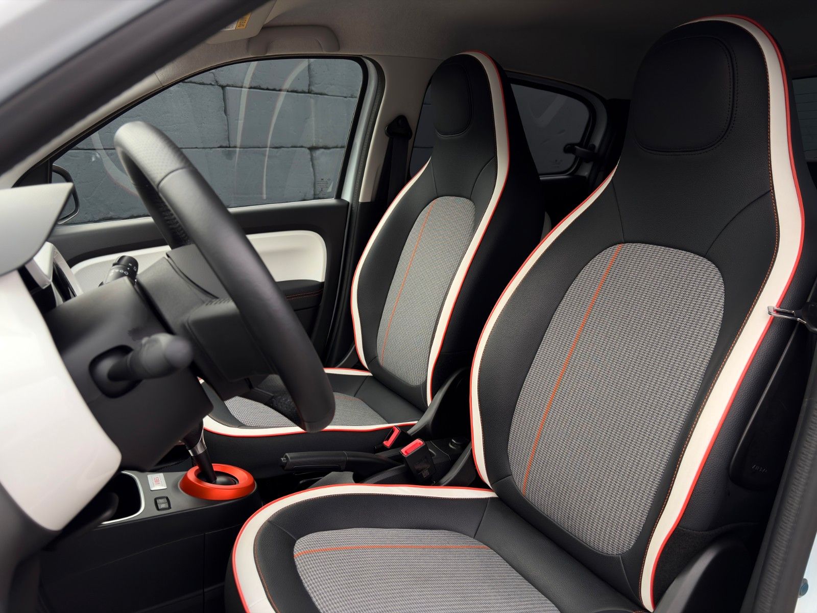 Fahrzeugabbildung Renault Twingo Vibes Electric Tempomat Carplay CAM SHZ