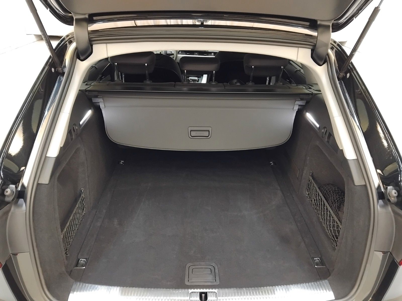Audi A4 (05/2023, Diesel)