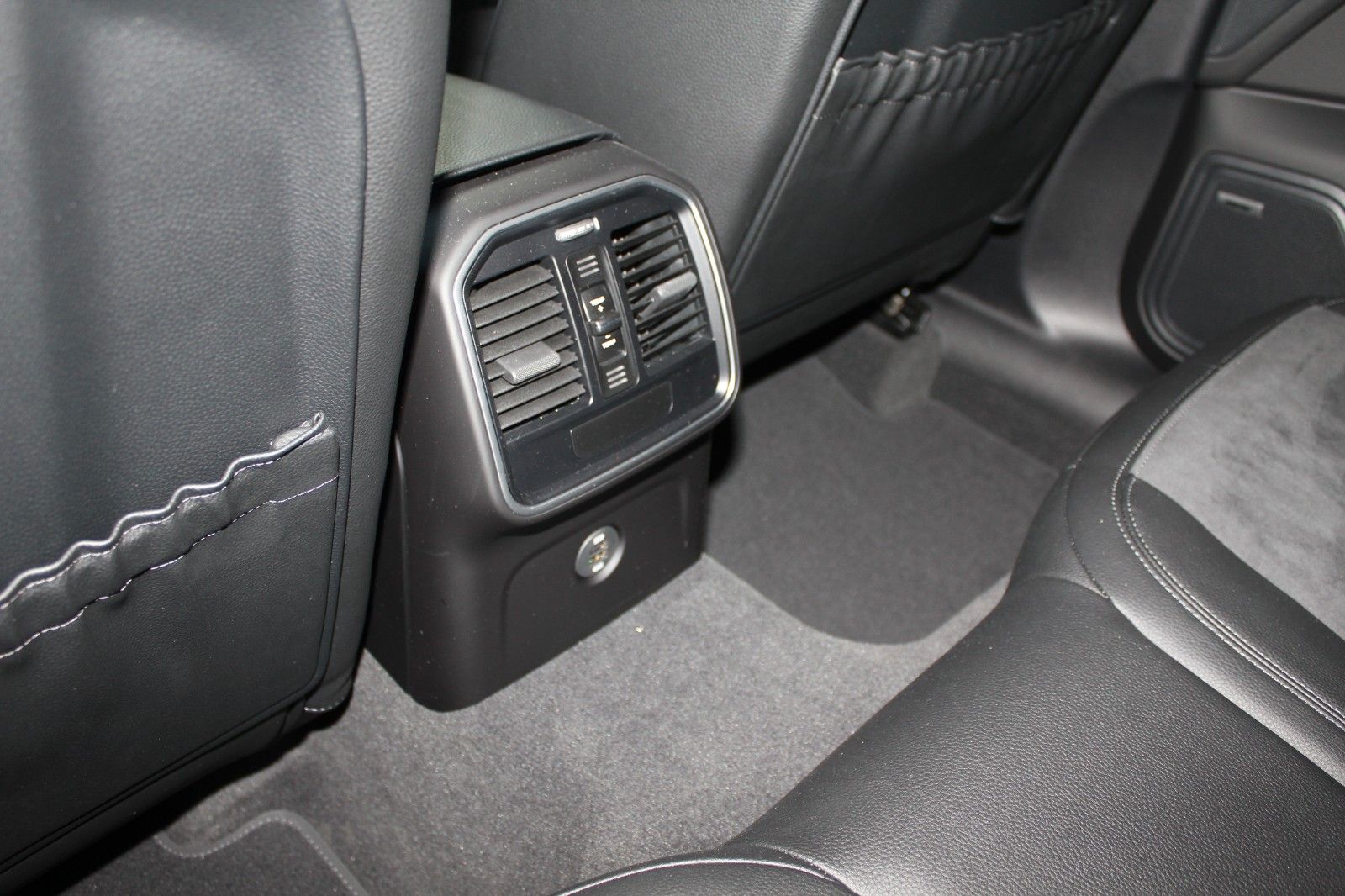 Porsche Macan Panorama RCam BOSE Alcantara Memory foto 17