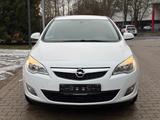 Opel Astra J Lim. 5-trg. 1.7 CDTI Design Edition - Opel Astra mit Diesel-Antrieb: Limousine, 1.7
