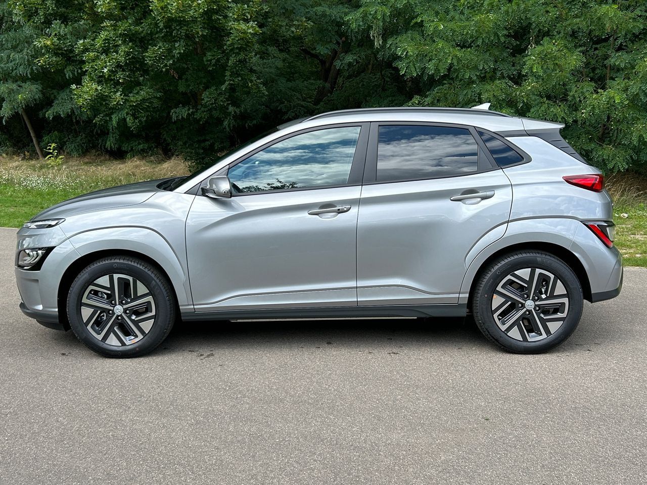 Fahrzeugabbildung Hyundai Kona EV Trend 150kW MY23*NAVI*RFK*MIETKAUF*MS