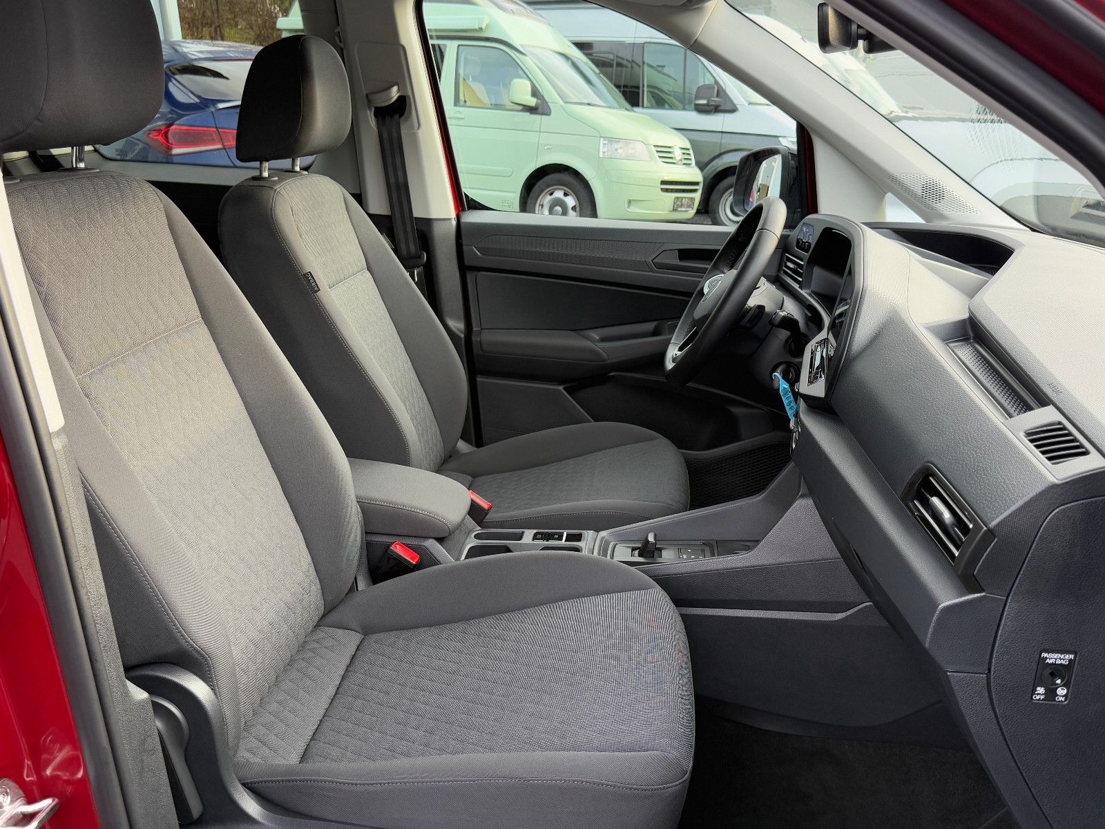 Fahrzeugabbildung Volkswagen Caddy Life TDI DSG DAB GRA Navi SHZ PDC Vorb.AHK