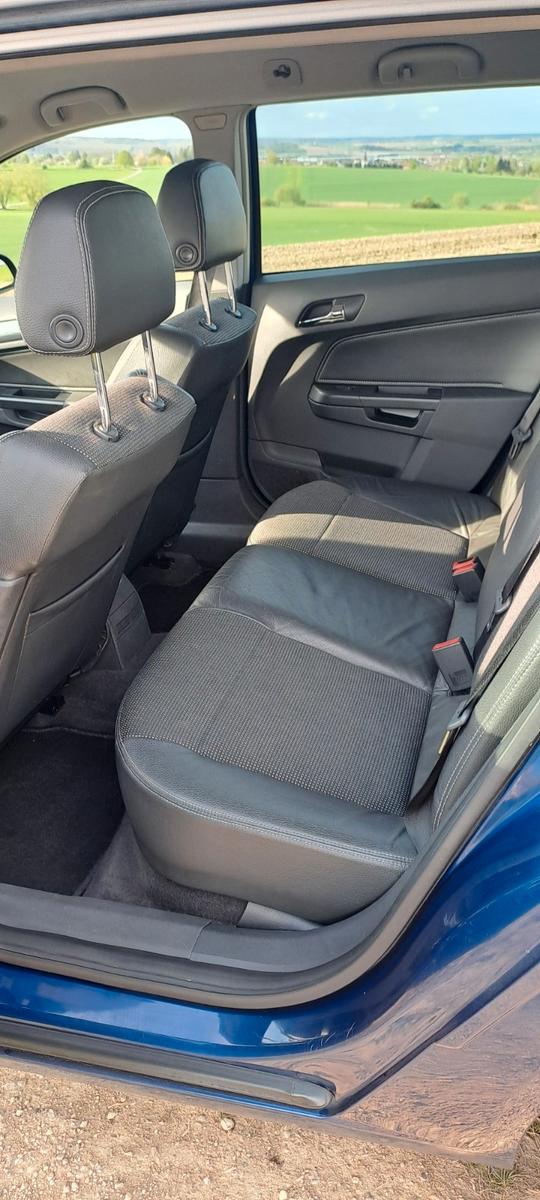 Opel Astra 2005 — photo 13