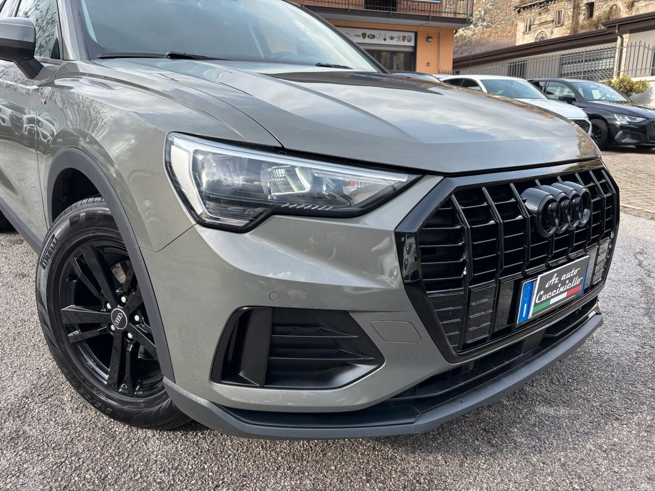 Audi Q3 35 TDI 150CV S tronic IDENTITY BLACK - S imagem 3