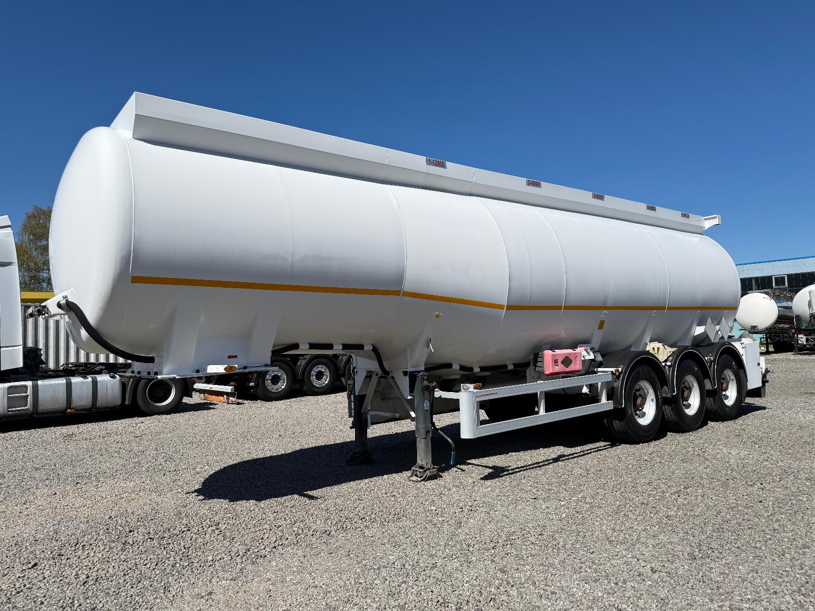 Kässbohrer STN-TADR/39300LTR/5xKAM/DIESEL/BENZIN/OBEN/UNTEN