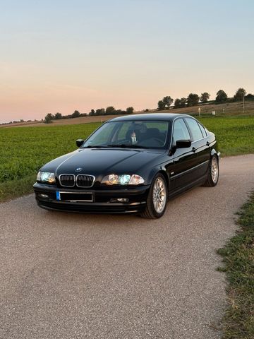 BMW E46 323i