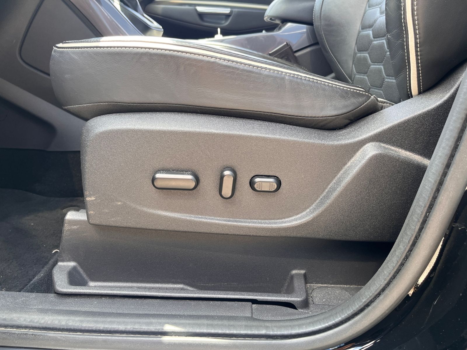 Fahrzeugabbildung Ford Kuga Vignale AWD AHK ACC * BEDINGT FAHRBEREIT