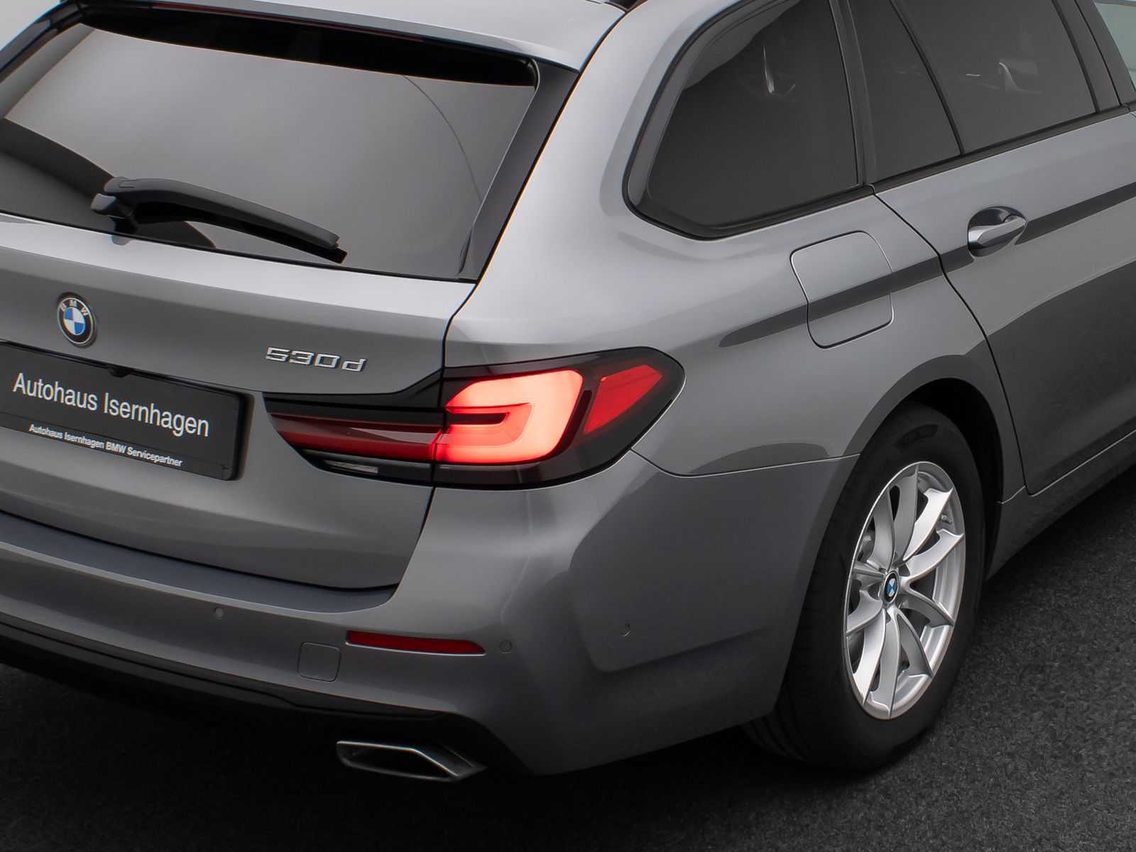 Fahrzeugabbildung BMW 530d Panorama Laser HUD 360&deg; DAB Leder Komfort