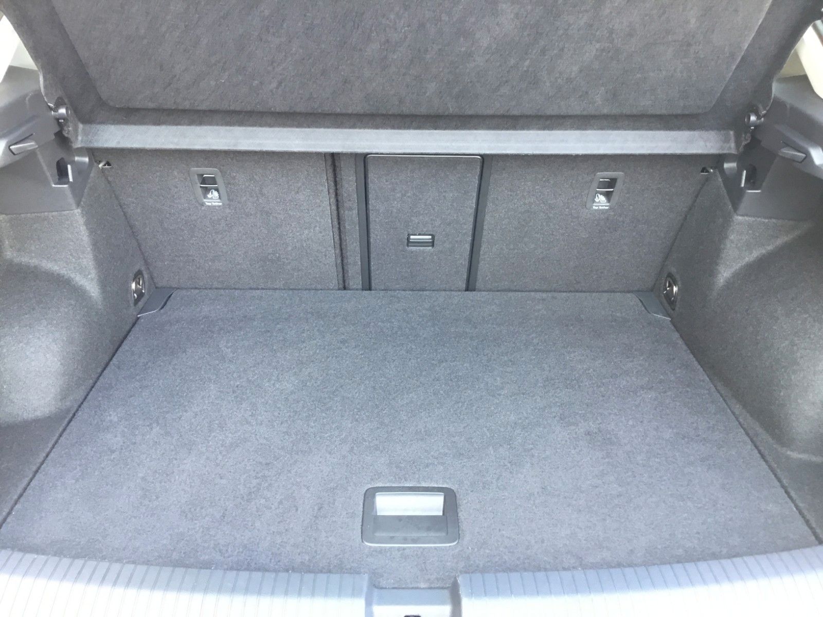Fahrzeugabbildung Volkswagen T-Roc 1.5 TSI DSG Style+AHK+MatrixLED+ACC+Pano