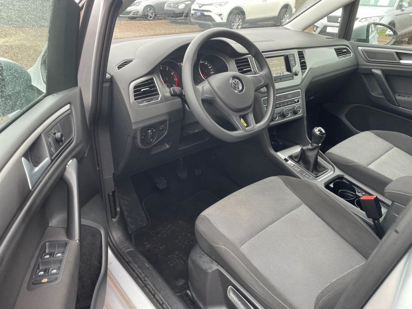 Fahrzeugabbildung Volkswagen Golf Sportsvan 1.2 TSI Trendline Allwetterreifen