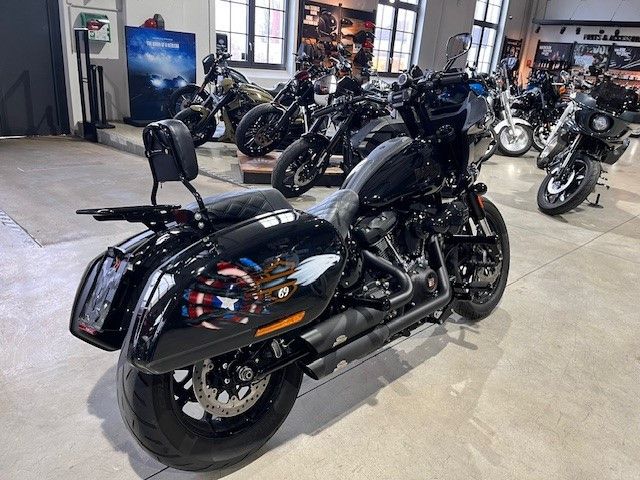 Fahrzeugabbildung Harley-Davidson FXLRST Low Rider ST 117 Umbau / Jekill