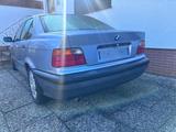 BMW 316i Lim Schiebedach Oldtimer - BMW 316 aus 1992: 316i