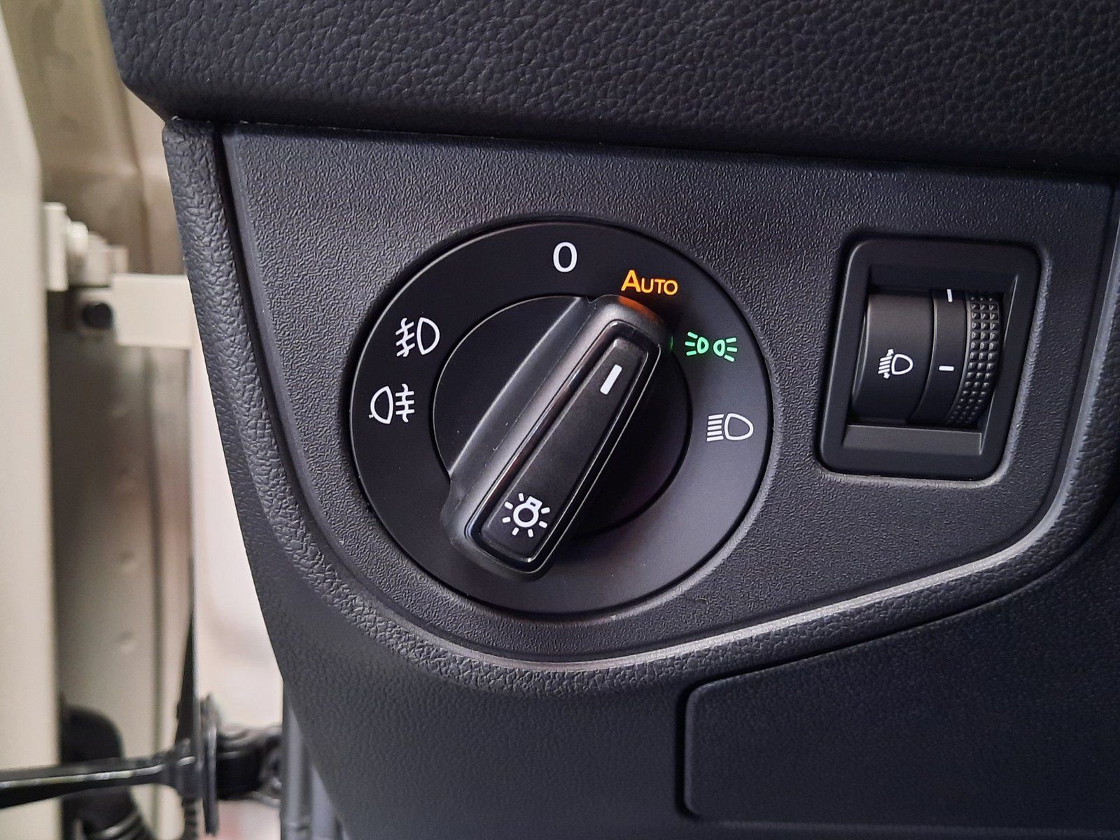 Fahrzeugabbildung Volkswagen Polo TSI DSG Advanced *LED*Cam*APP-C.*PDC*