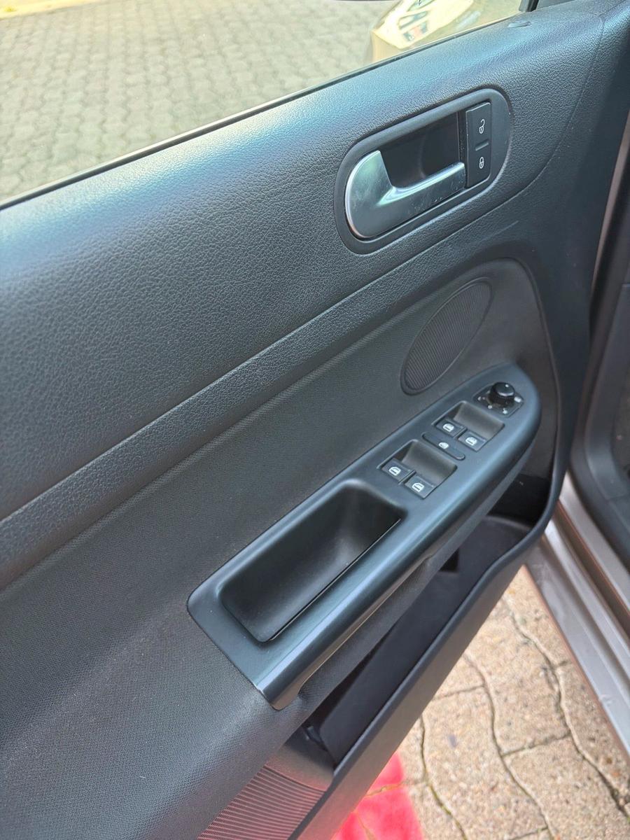 Volkswagen Golf Plus 2009 — photo 12
