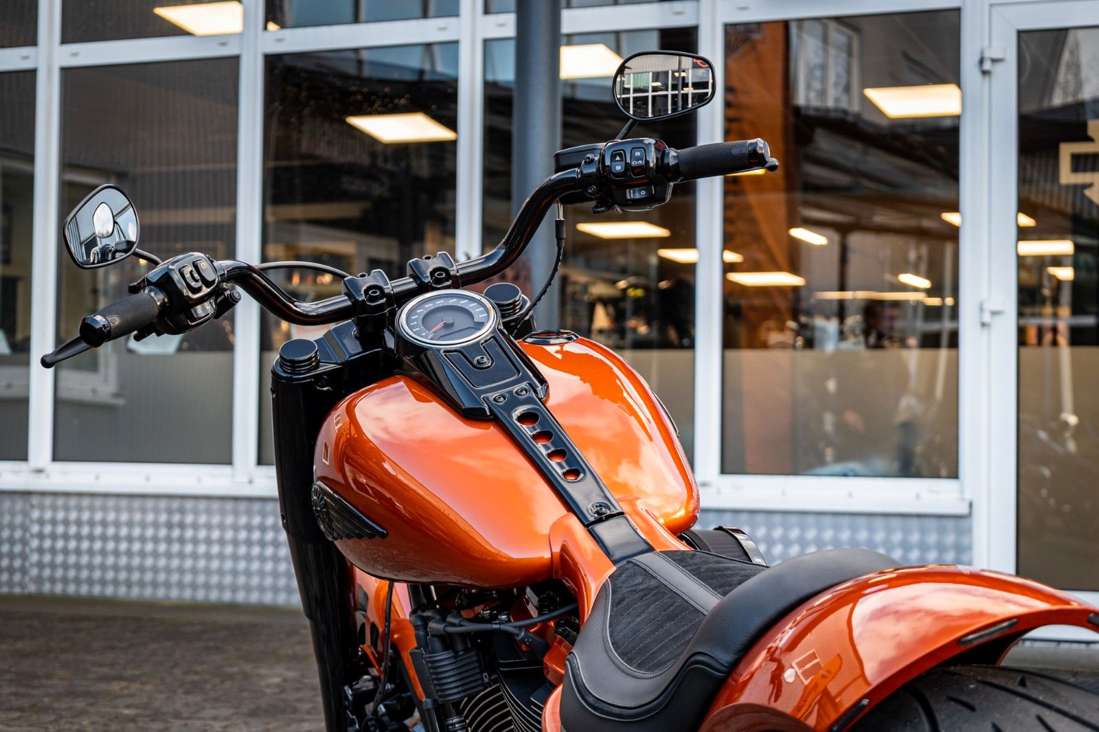 Fahrzeugabbildung Harley-Davidson DARK BOY FLFBS BLACK 117 MY25-H-D Kiel Custom