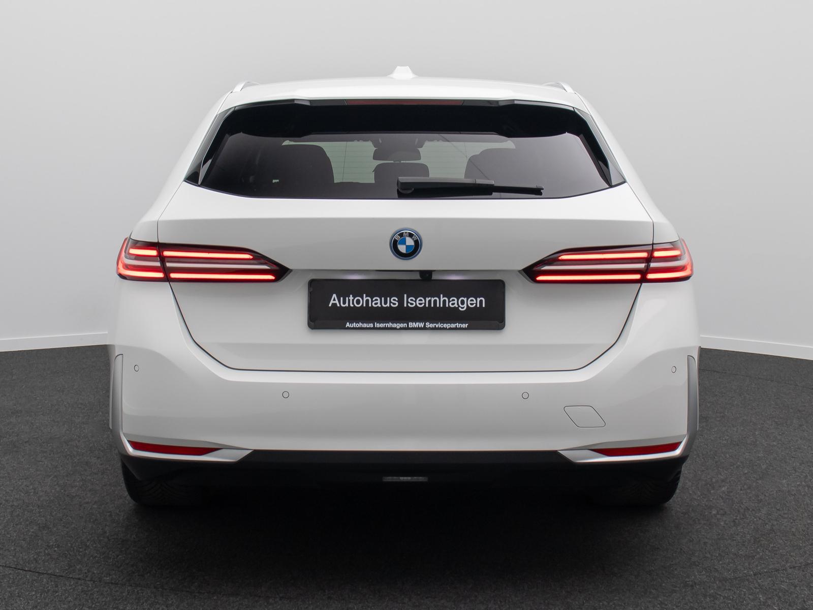 BMW 530e Kamera DAB Alarm DigitKey Widscreen 19Zoll