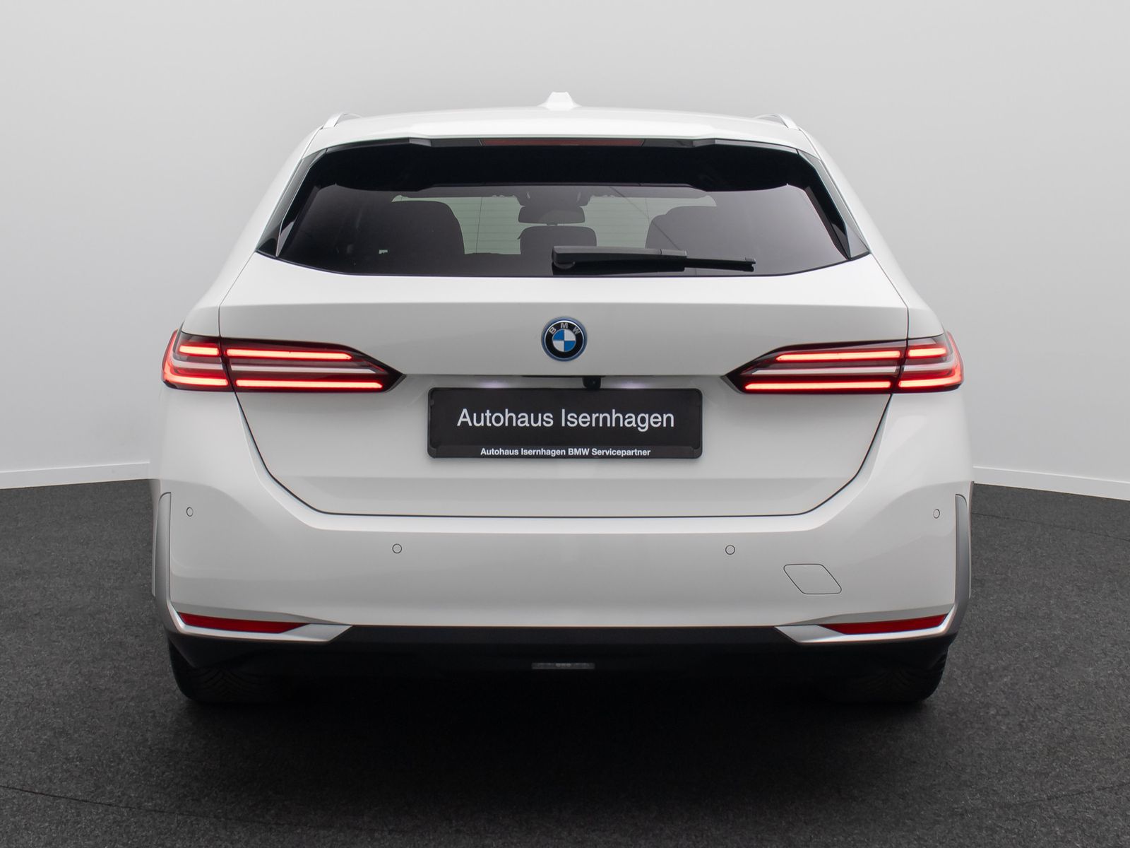 Fahrzeugabbildung BMW 530e Kamera DAB Alarm DigitKey Widscreen 19Zoll
