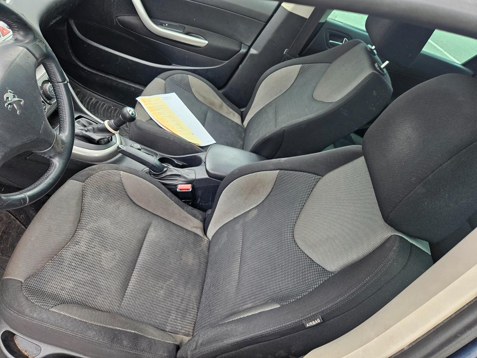 Peugeot 308 2013 — photo 17
