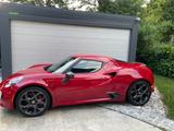 Alfa Romeo 4C 1.8 TBi 16V - - rote Alfa Romeo 4C