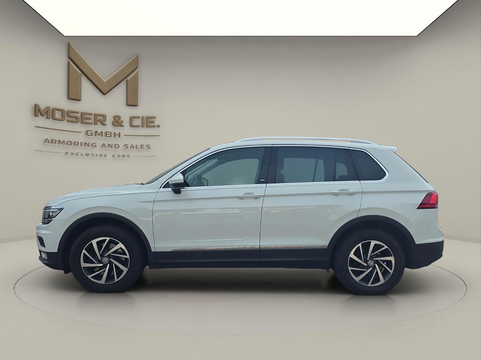 Volkswagen Tiguan 2.0 TSI SOUND*1.HD*AHK*PANO