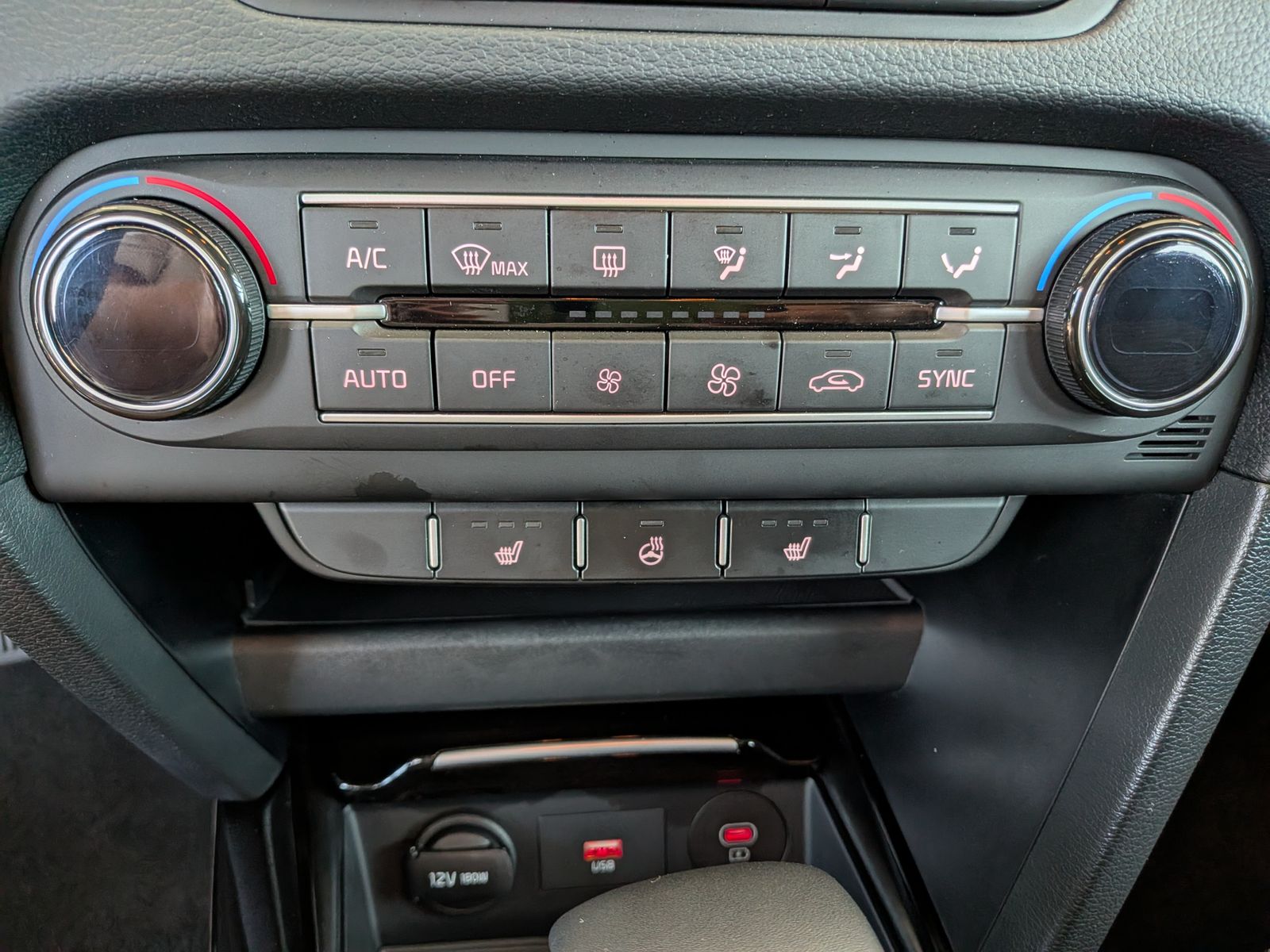 Fahrzeugabbildung Kia cee'd Sportswagon 1.5 DCT GT-Line LED JBL Cam 7J