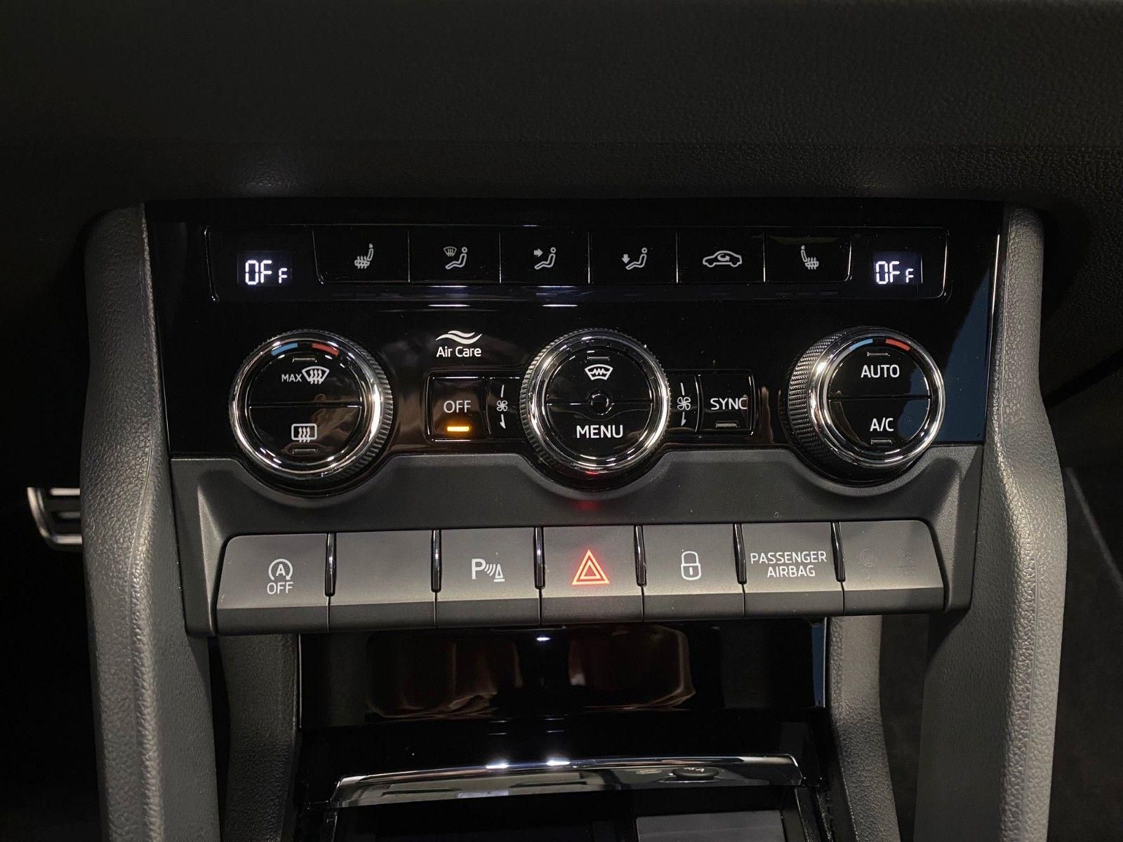 Fahrzeugabbildung SKODA Karoq 1.5 TSI DSG Sportline+NAVI+MATRIX+ACC+18"+