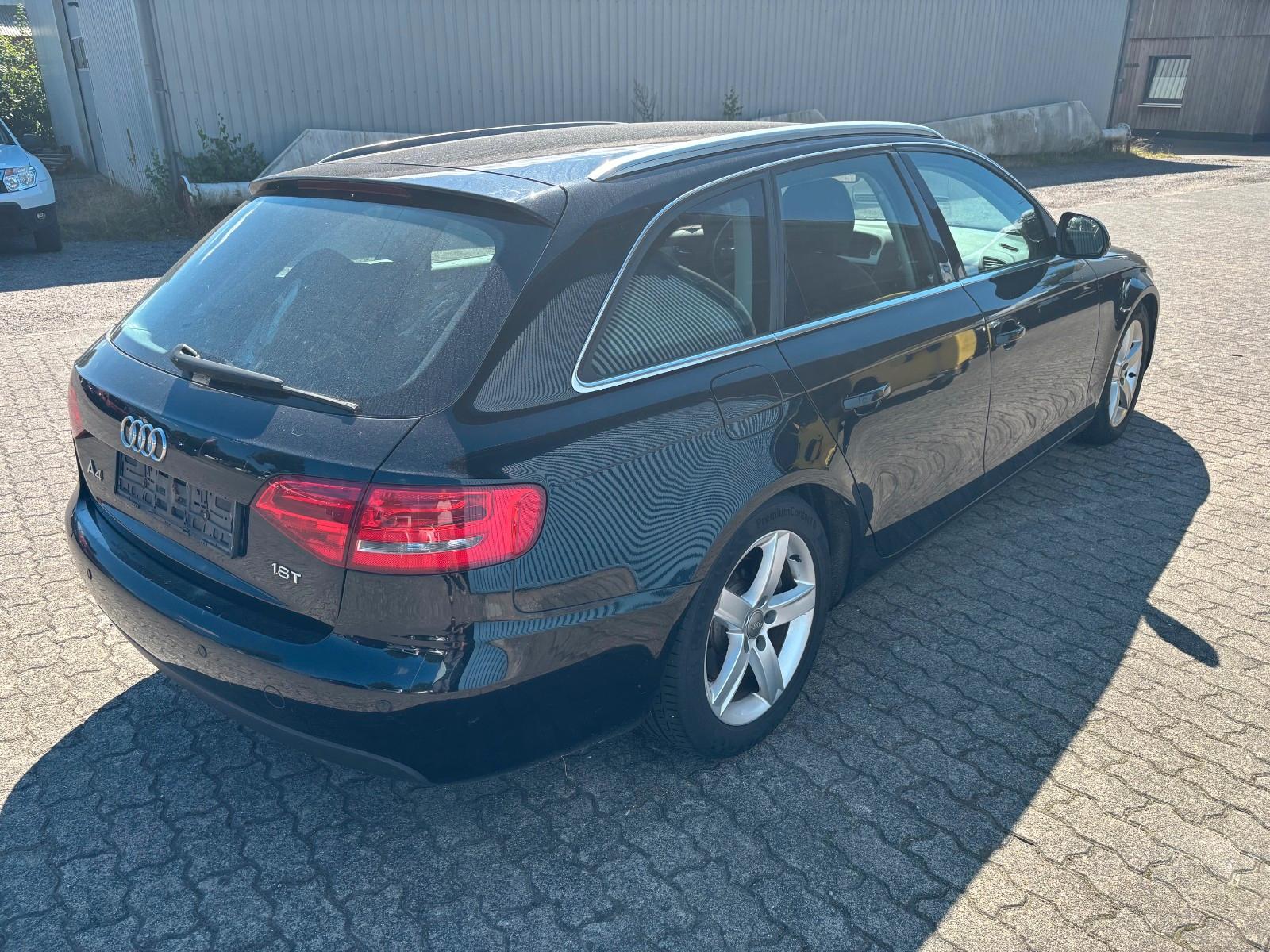 Audi A4 2009 — photo 9