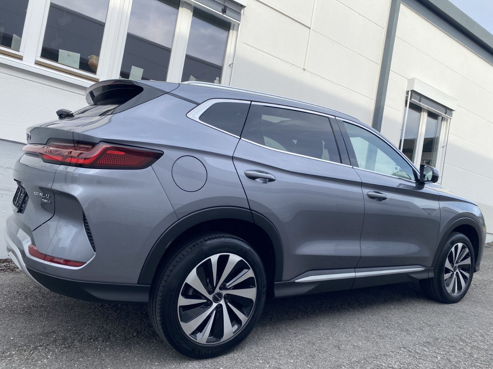 BYD SEAL U