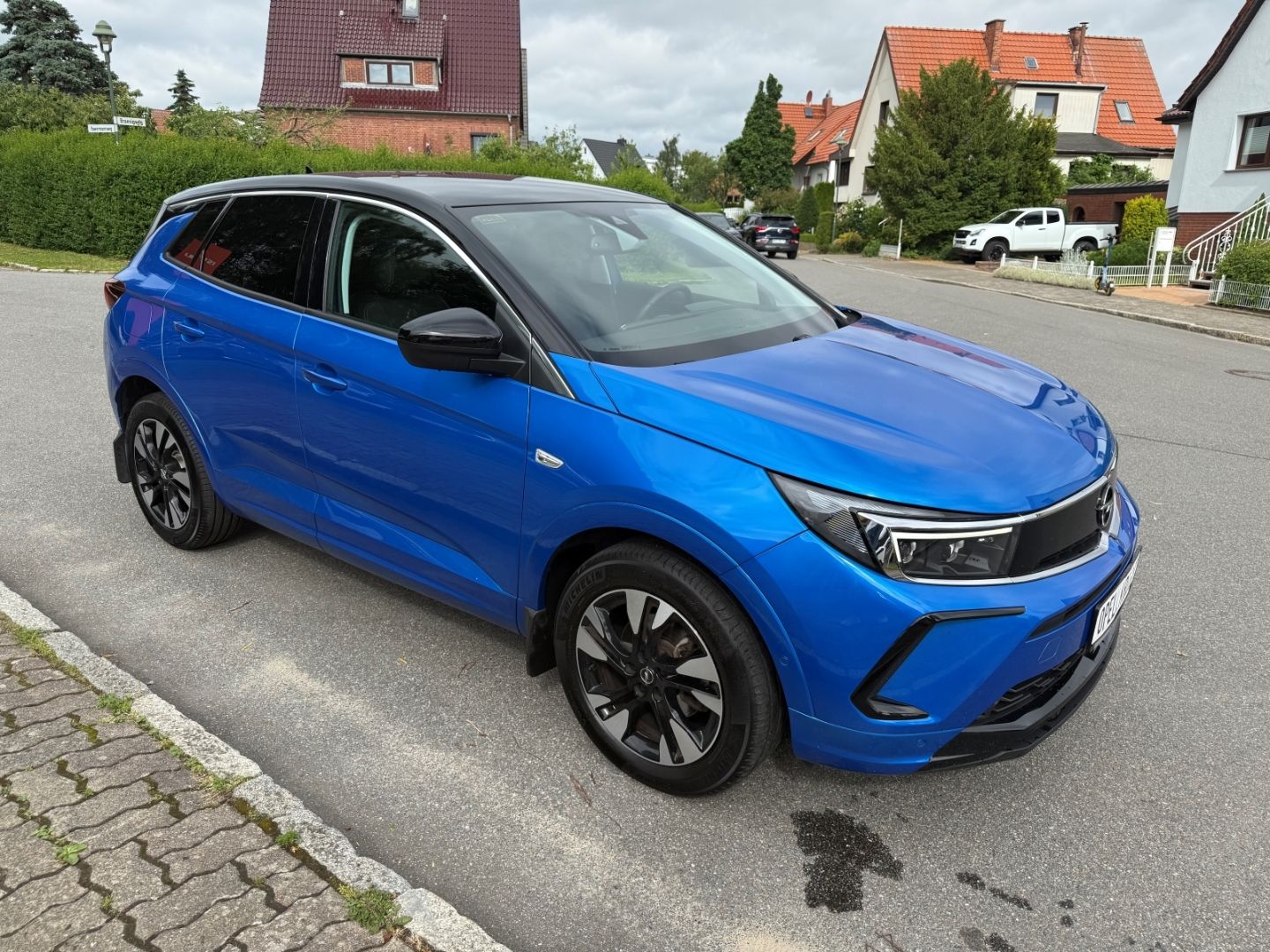 Fahrzeugabbildung Opel Grandland 1.2 Elegance SHZ+LHZ+Kamera+AHK